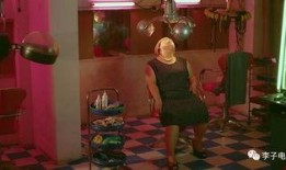 娱乐吃瓜酱误入理发店,娱乐吃瓜酱意外开启搞笑剪发之旅