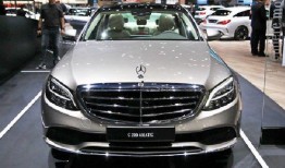 奔驰c新款爆料视频播放,科技与豪华的完美融合