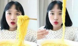 吃瓜双胞胎网红视频,双胞胎网红吃瓜视频爆笑来袭
